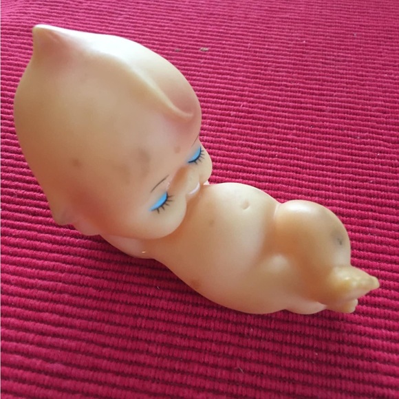 2757 Kewpie Doll Plastic Reclining Kewpie Doll It does have a Few Smudgy Spots - Picture 5 of 8